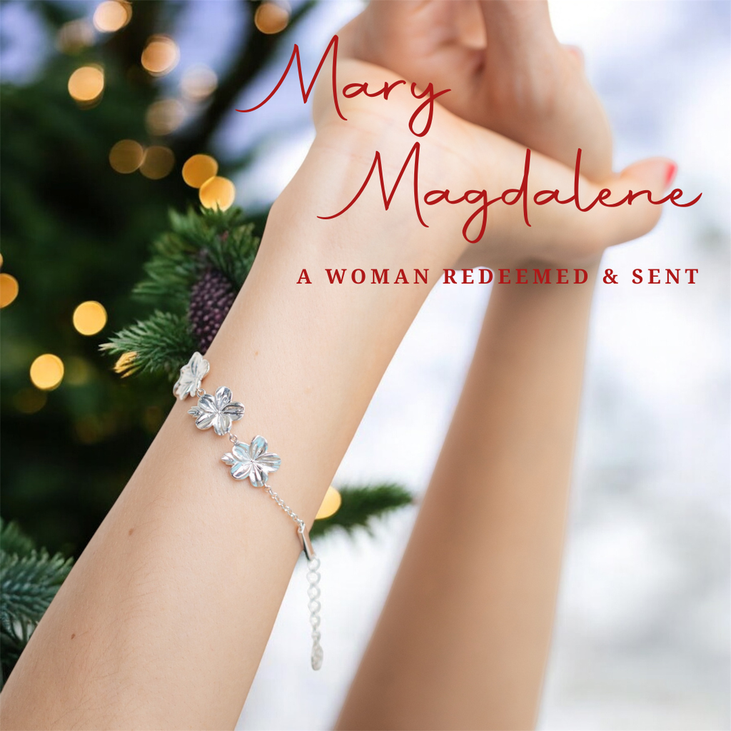 Christian bracelet Mary Magdalene 7 in sterling silver with a Christmas background